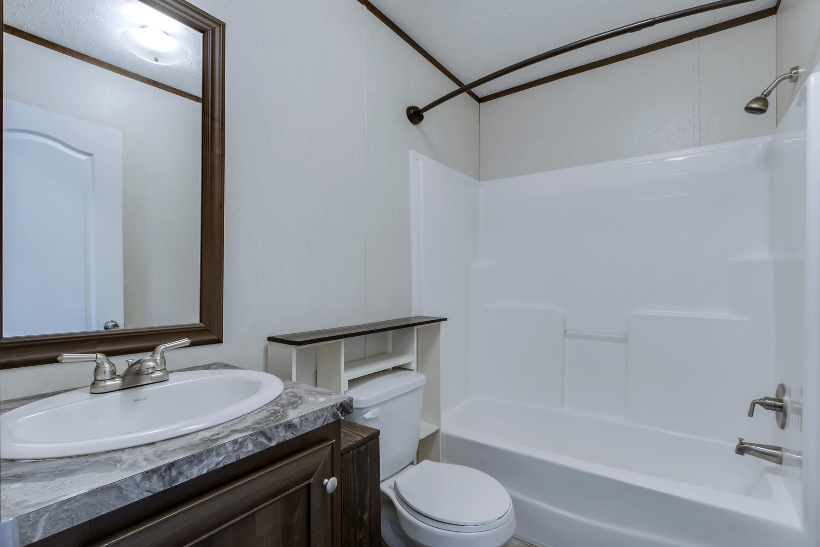 895-897 Bazel Road Harriman, TN 37748 - Photo 25 of 36 25_BazelRoad_895_GuestBath