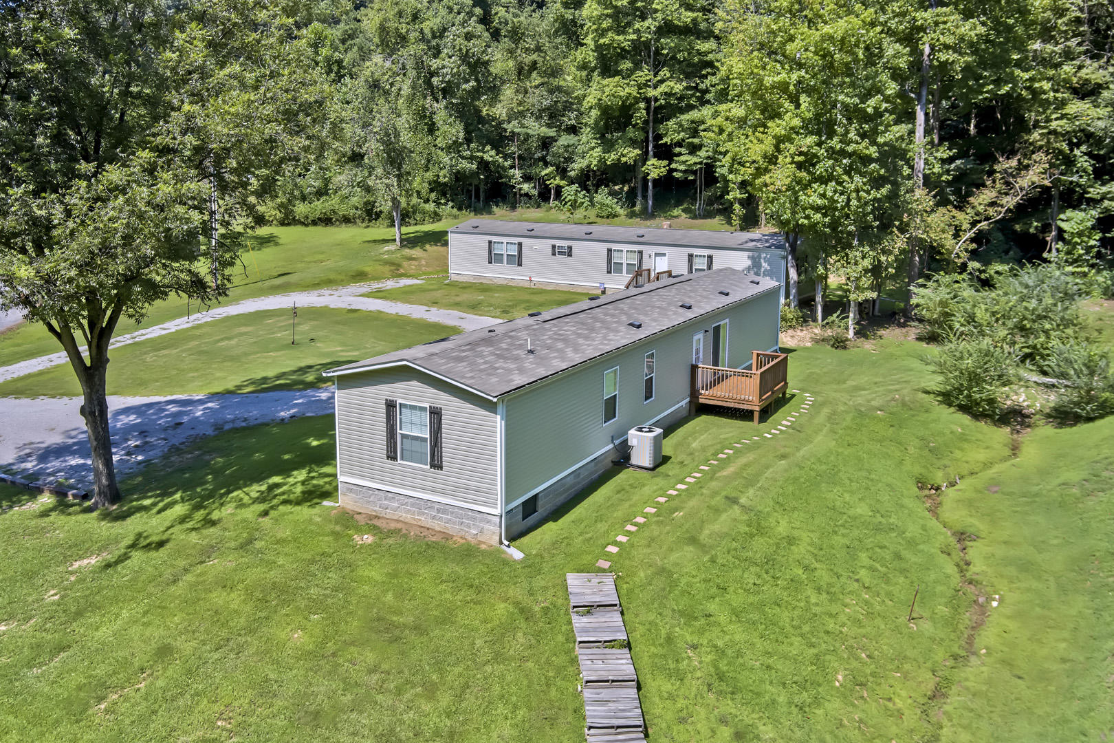 895-897 Bazel Road Harriman, TN 37748 - Photo 28 of 36 28_BazelRoad_895_BackBirdseye