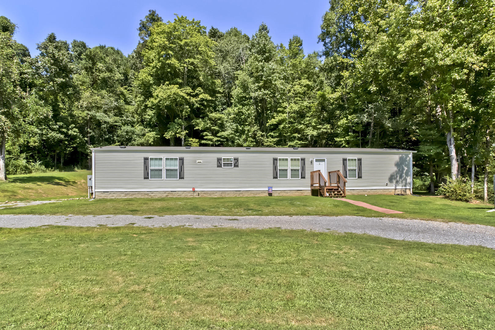 895-897 Bazel Road Harriman, TN 37748 - Photo 29 of 36 29_BazelRoad_897_Home2Front