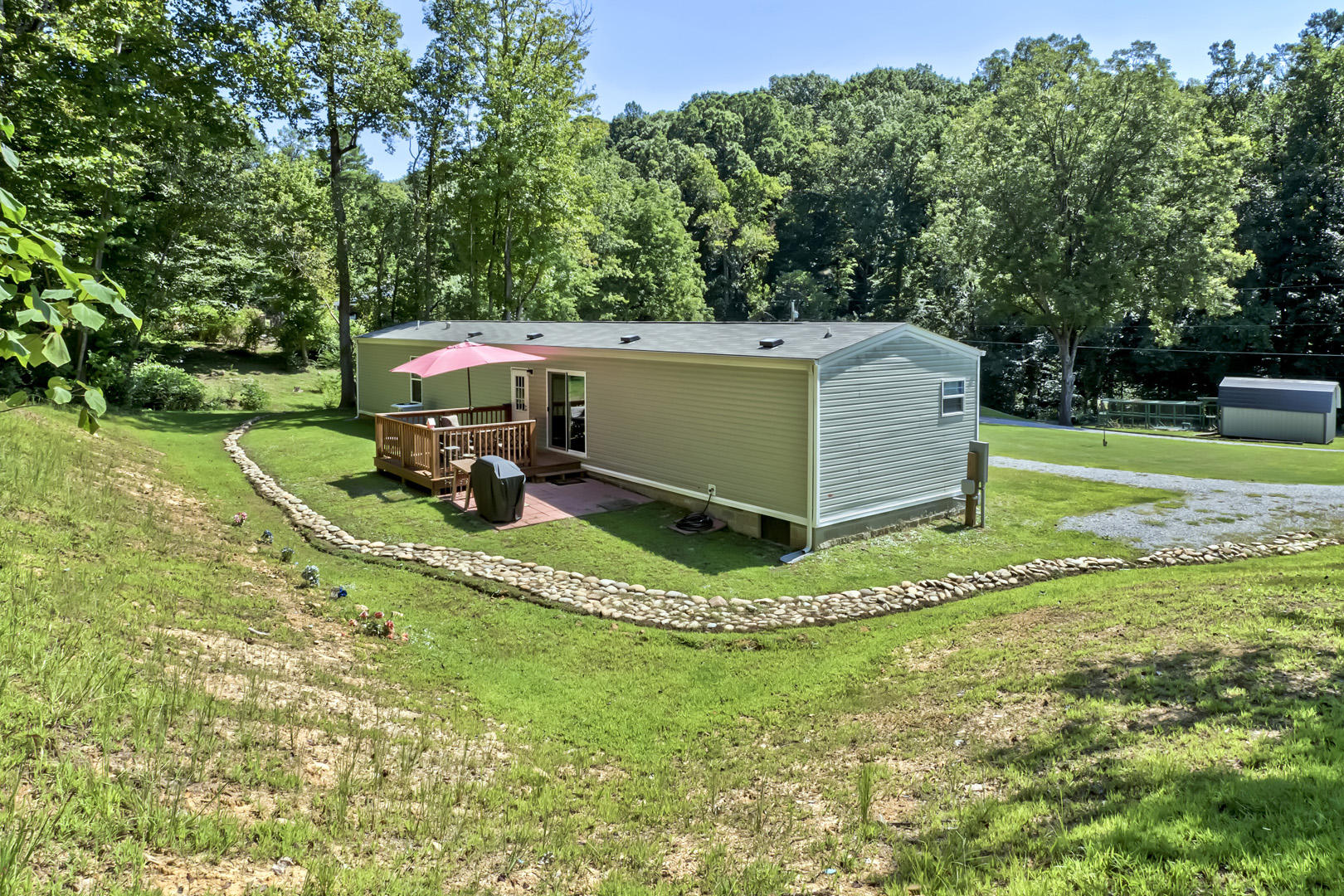 895-897 Bazel Road Harriman, TN 37748 - Photo 30 of 36 30_BazelRoad_897_Home2Back