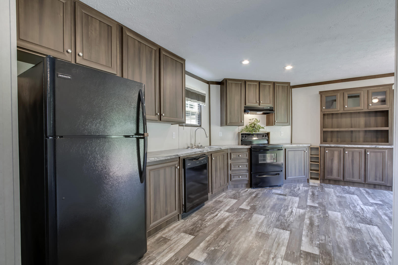 895-897 Bazel Road Harriman, TN 37748 - Photo 8 of 36 08_BazelRoad_895_Kitchen01