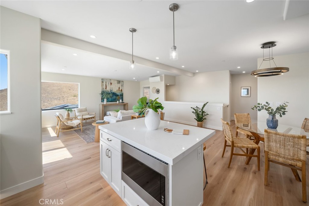 548 Blanca Street Morro Bay, CA 93442 - Photo 16 of 50 a view of kitchen and living room