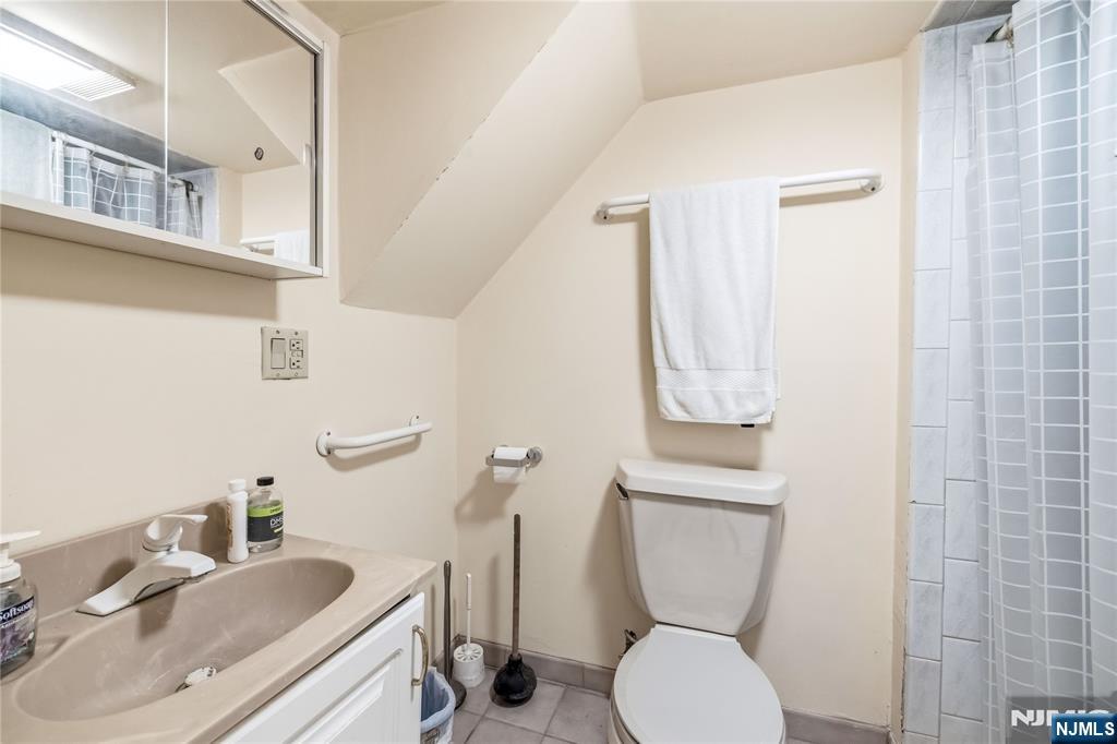 176 Woodward Avenue Rutherford, NJ 07070 - Photo 31 of 50