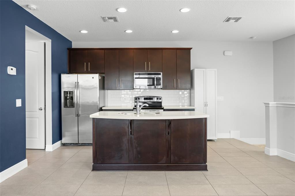 13590 Lessing Avenue Orlando, FL 32827 - Photo 7 of 45