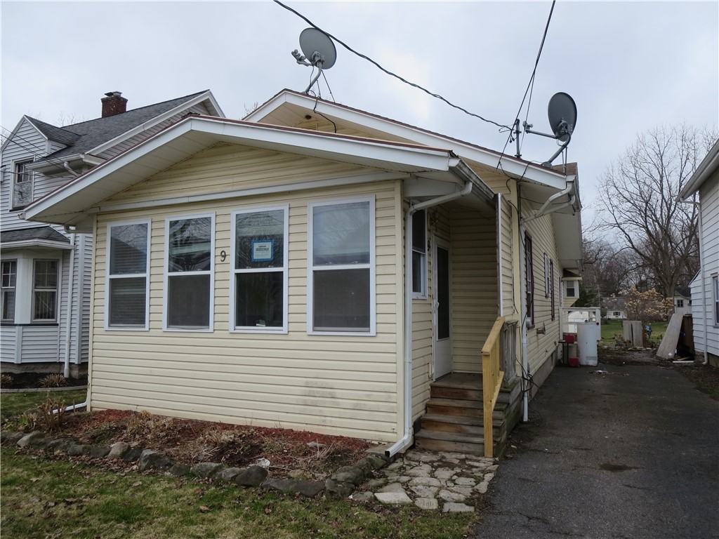 9 North Street Riga, NY 14428 - Photo 2 of 28