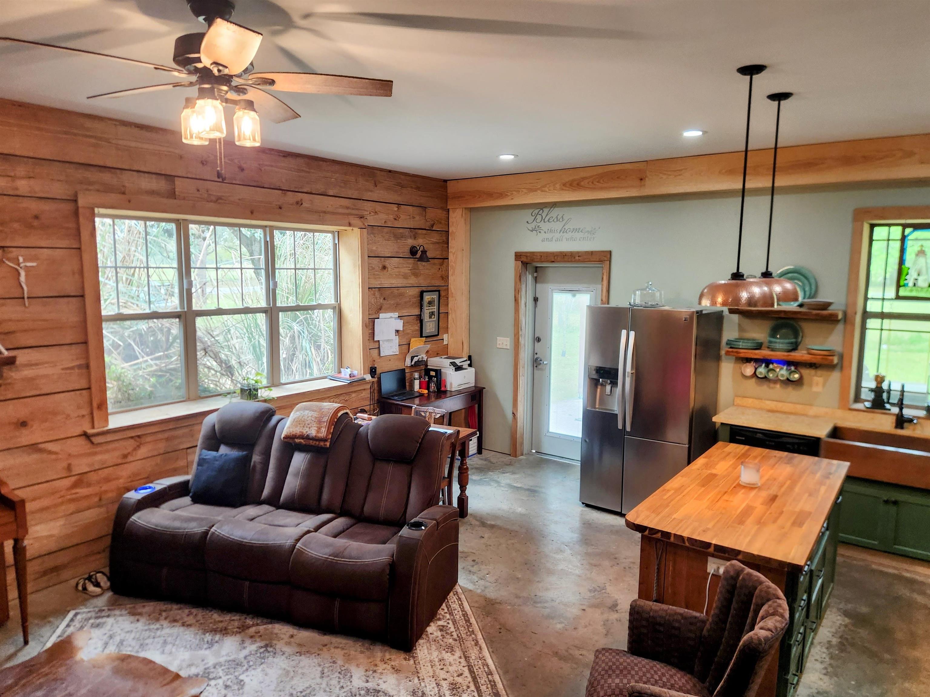 15461 Highway 98 Foley, AL 36535 - Photo 5 of 28 Living Room