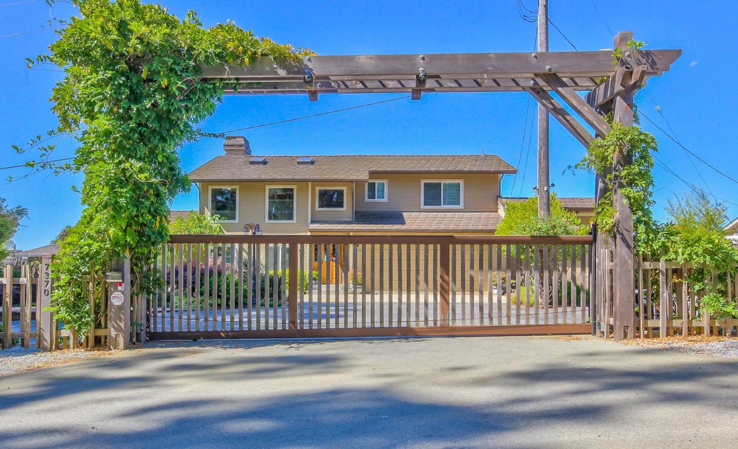 7370 Timeview Way Salinas, CA 93907 - Photo 9 of 50 Gallery Image 9