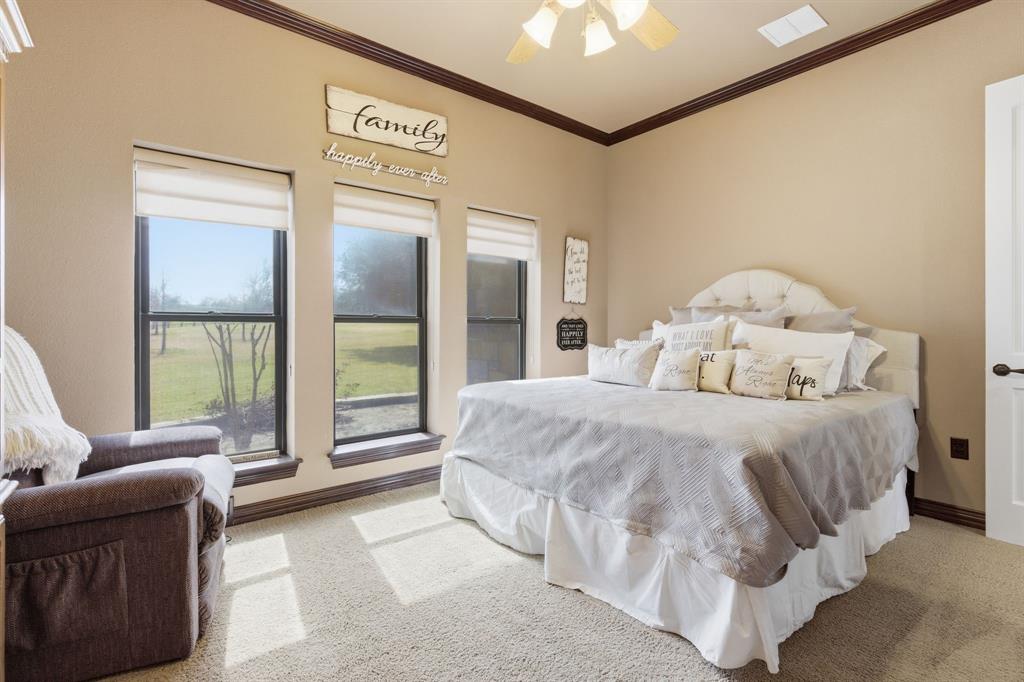 8970 Burnett Road Justin, TX 76247 - Photo 13 of 35