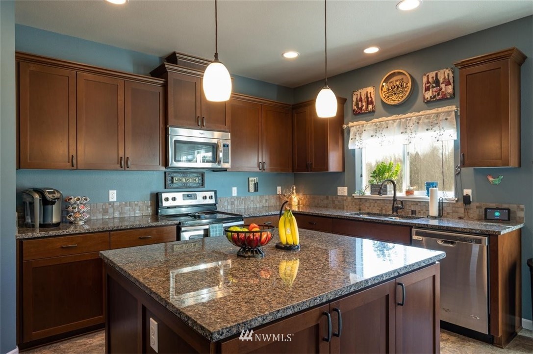 10334 Collins Road Sedro-Woolley, WA 98284 - Photo 13 of 39 Gallery Image 13