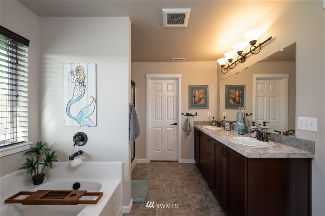 10334 Collins Road Sedro-Woolley, WA 98284 - Photo 19 of 39 Gallery Image 19