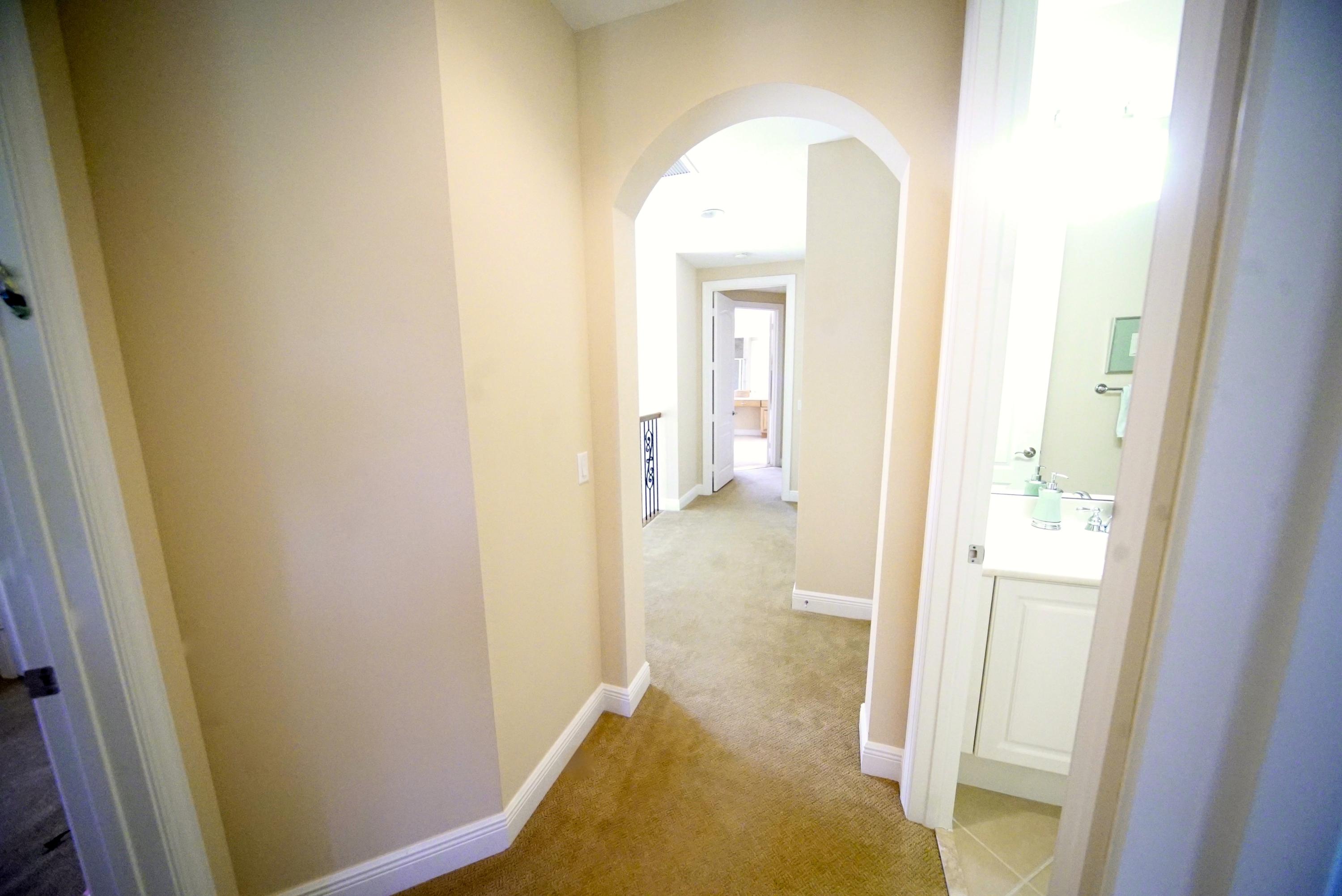 620 Northeast Francesca Lane Boca Raton, FL 33487 - Photo 22 of 33 22ThirdFloorHallway