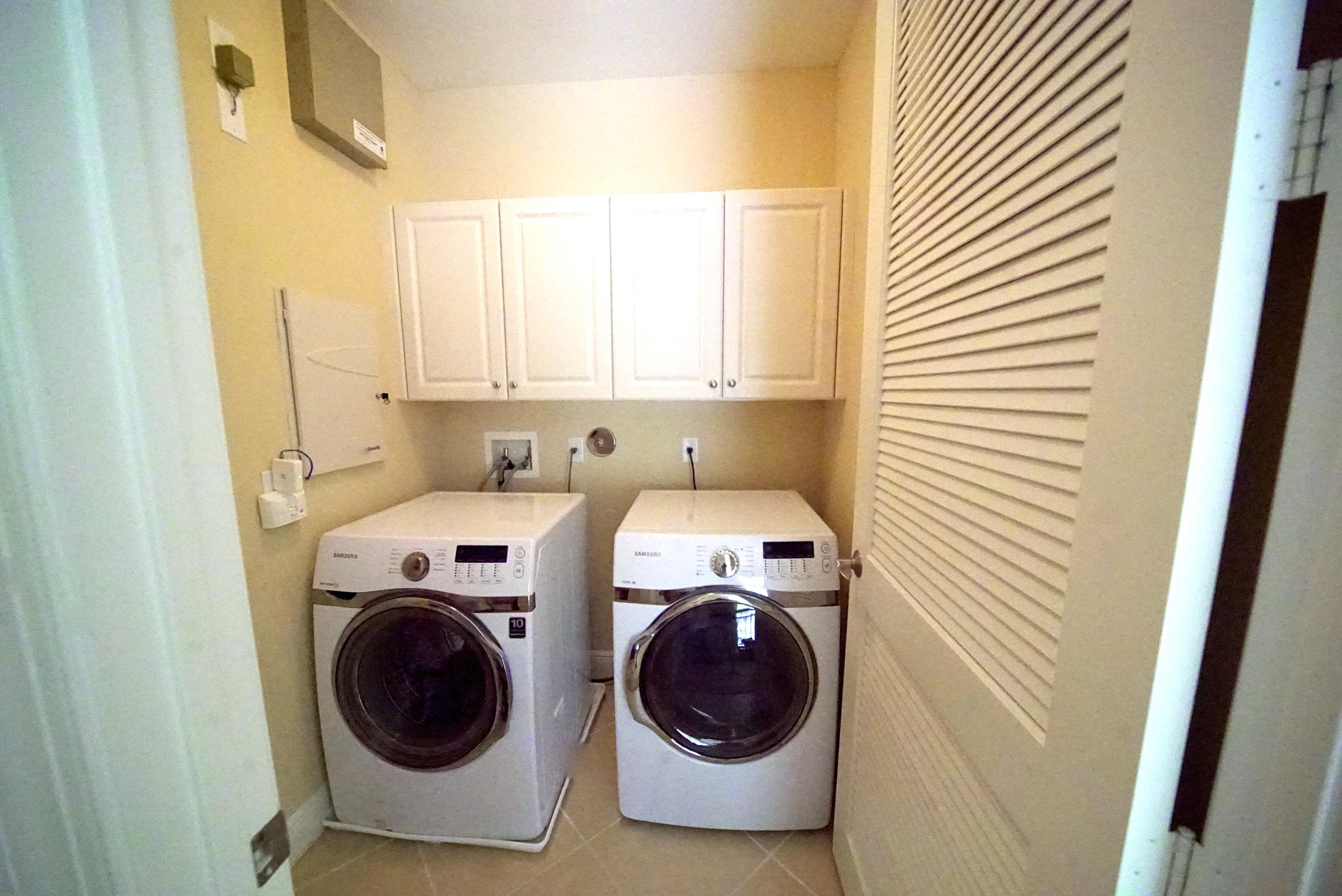 620 Northeast Francesca Lane Boca Raton, FL 33487 - Photo 24 of 33 24LaundryRoom