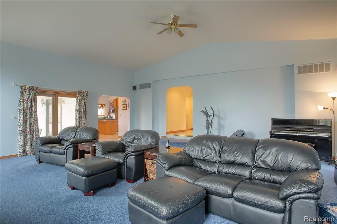 27741 Johnson Road Grosse Ile, MI 48138 - Photo 11 of 32 11-Family Room 3rd View.jpg