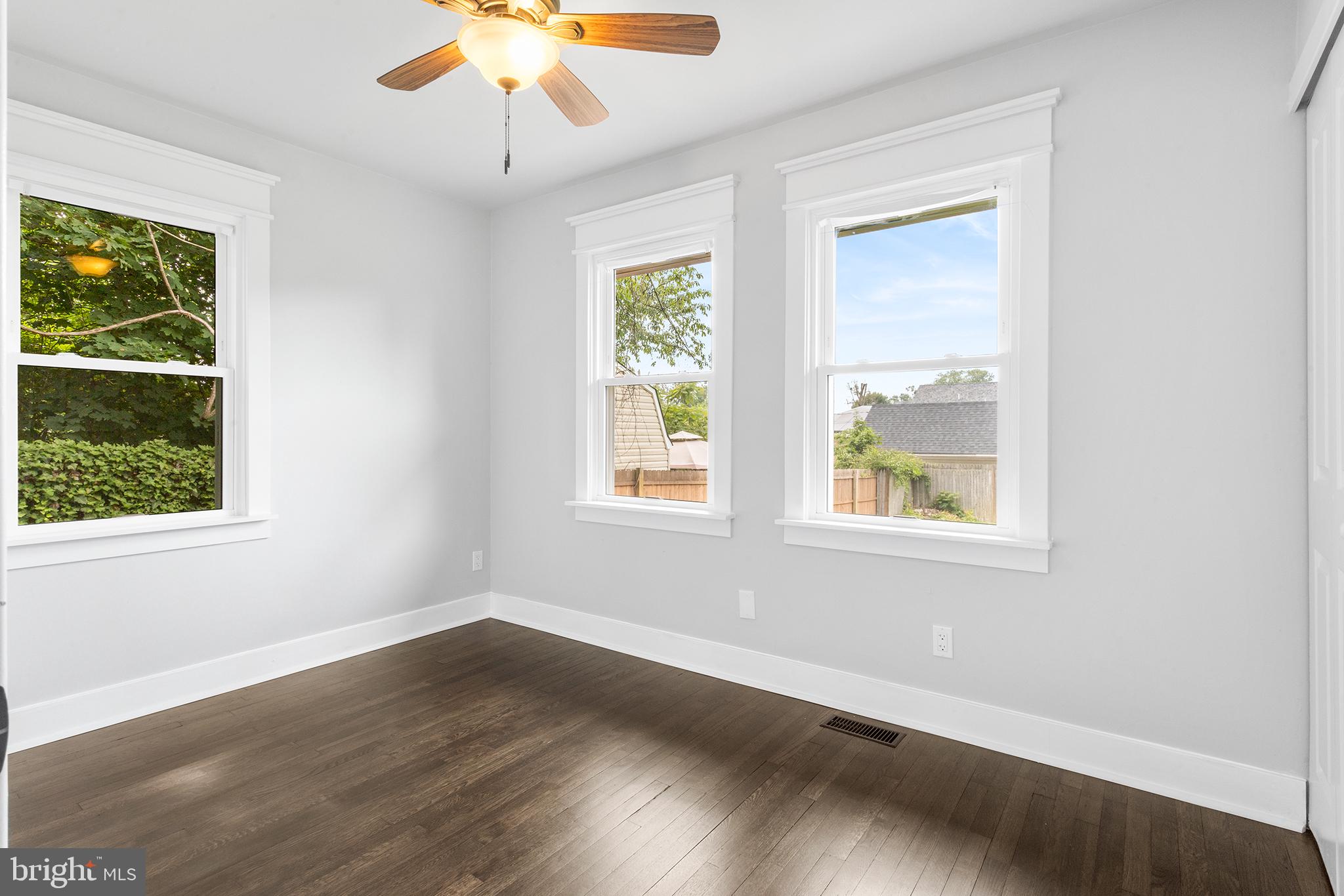 409 River Road Croydon, PA 19021 - Photo 16 of 34