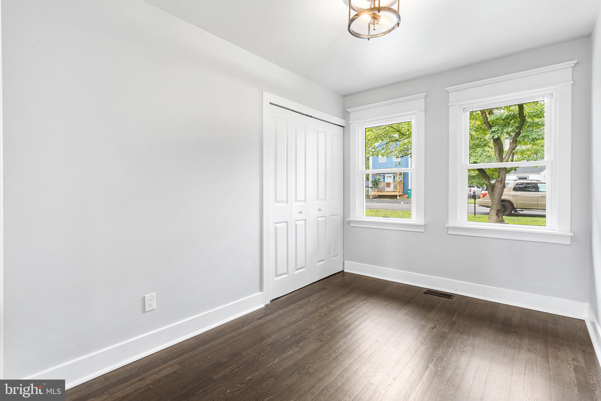 409 River Road Croydon, PA 19021 - Photo 18 of 34