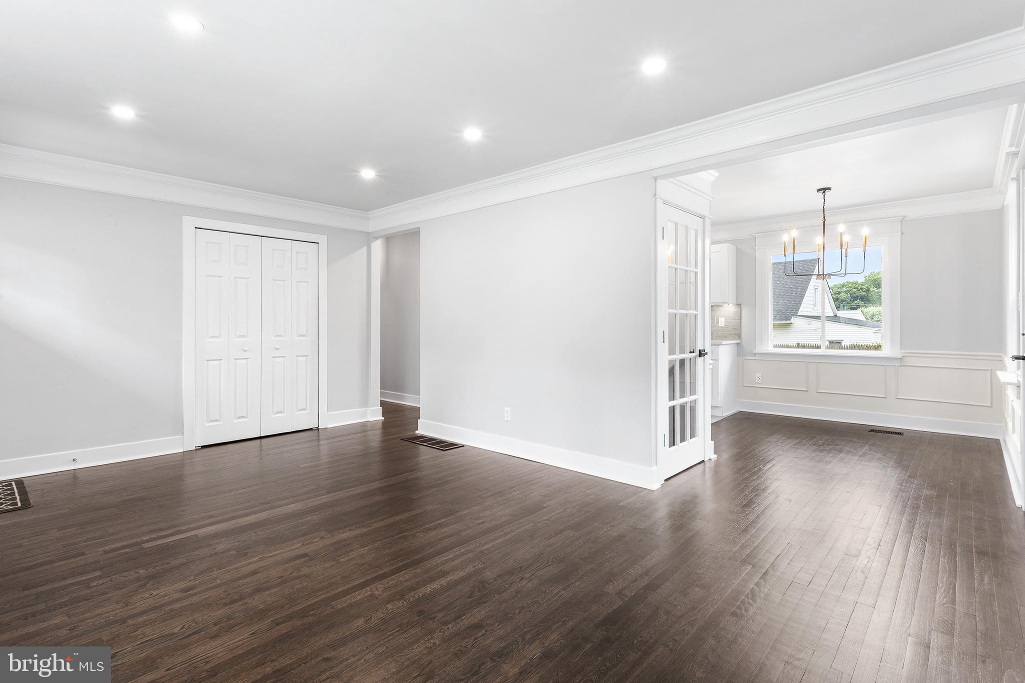 409 River Road Croydon, PA 19021 - Photo 5 of 34