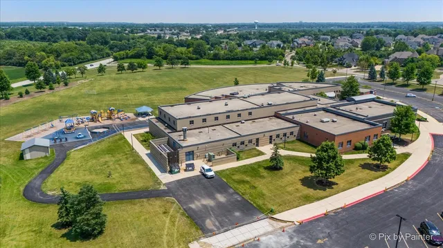 $989,000 | 2814 Hapner Way, Batavia, IL 60510