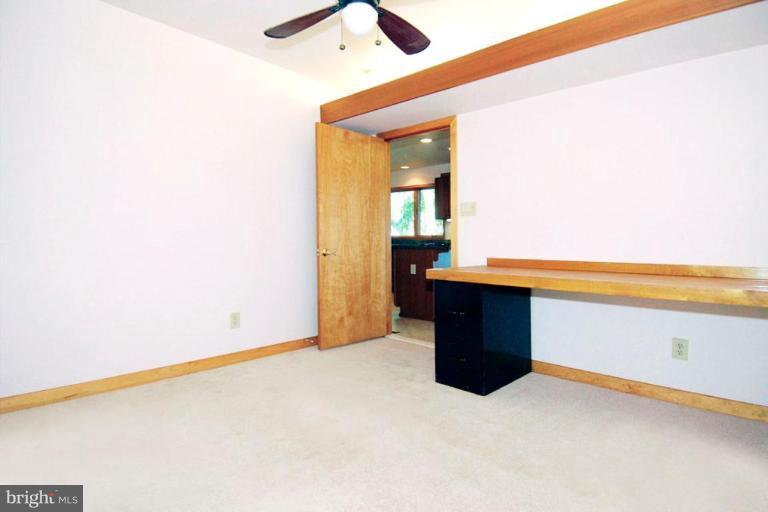 162 Windcliff Road Prince Frederick, MD 20678 - Photo 14 of 30 Den