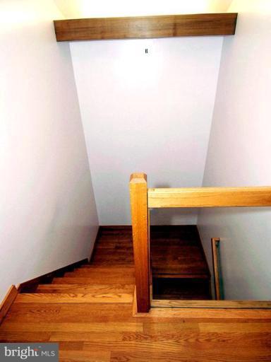 162 Windcliff Road Prince Frederick, MD 20678 - Photo 23 of 30 Staircase