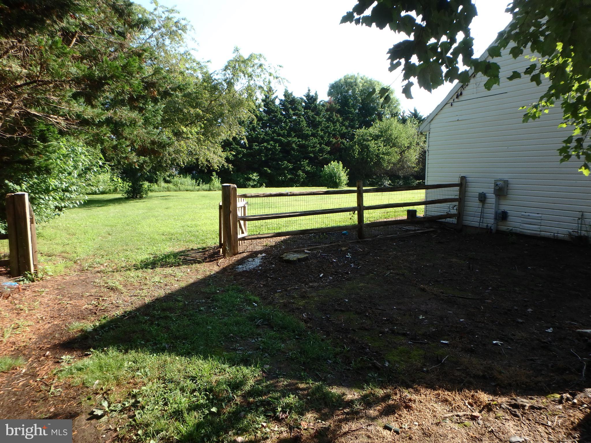 208 Myers Road Chestertown, MD 21620 - Photo 24 of 27 Entry gate to back yard.