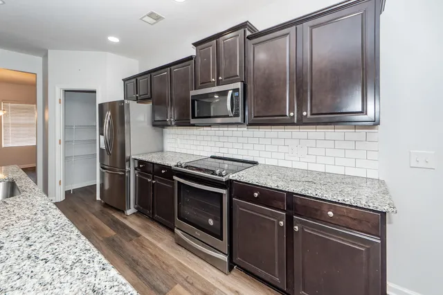 $2,800 | 245 Decatur Drive, Summerville, SC 29486