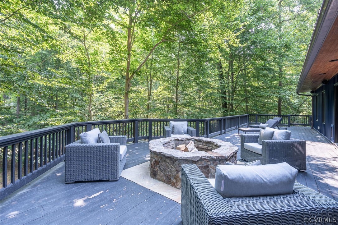 10645 Cherokee Road Richmond, VA 23235 - Photo 36 of 45 a view of a patio on the roof deck
