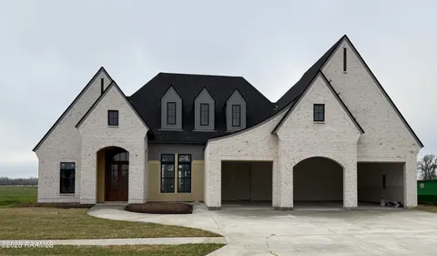 $840,720 | 201 Sabal Bnd Drive, Youngsville, LA 70592