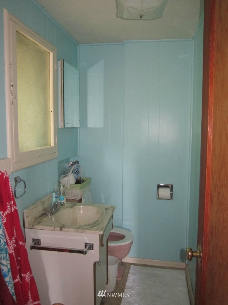 9340 South Lakeshore Road Chelan, WA 98816 - Photo 9 of 11 Gallery Image 9