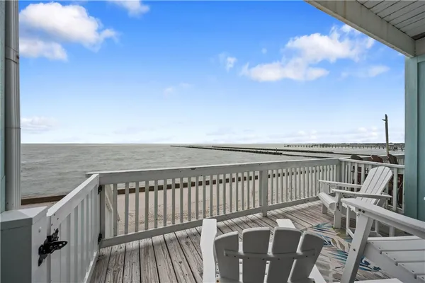 $425,000 | 2292 North Fulton Beach Road, Unit 303, Rockport, TX 78382