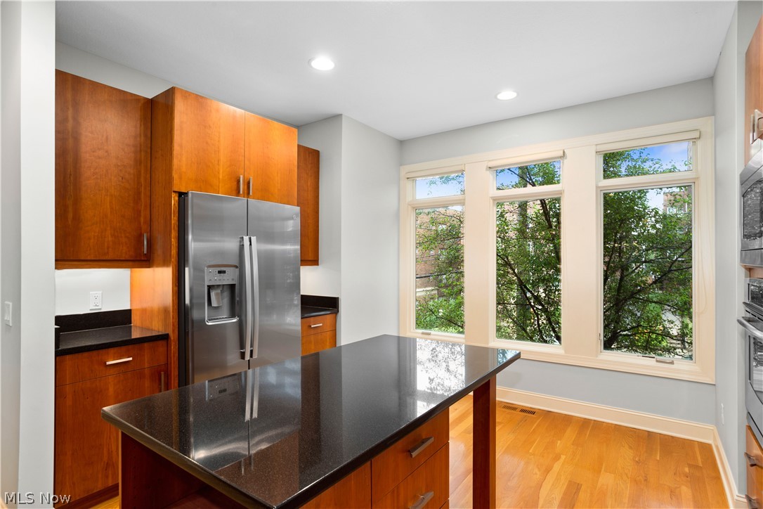 12480 Cedar Road, Unit 14 Cleveland, OH 44106 - Photo 11 of 35 Tons of natural light