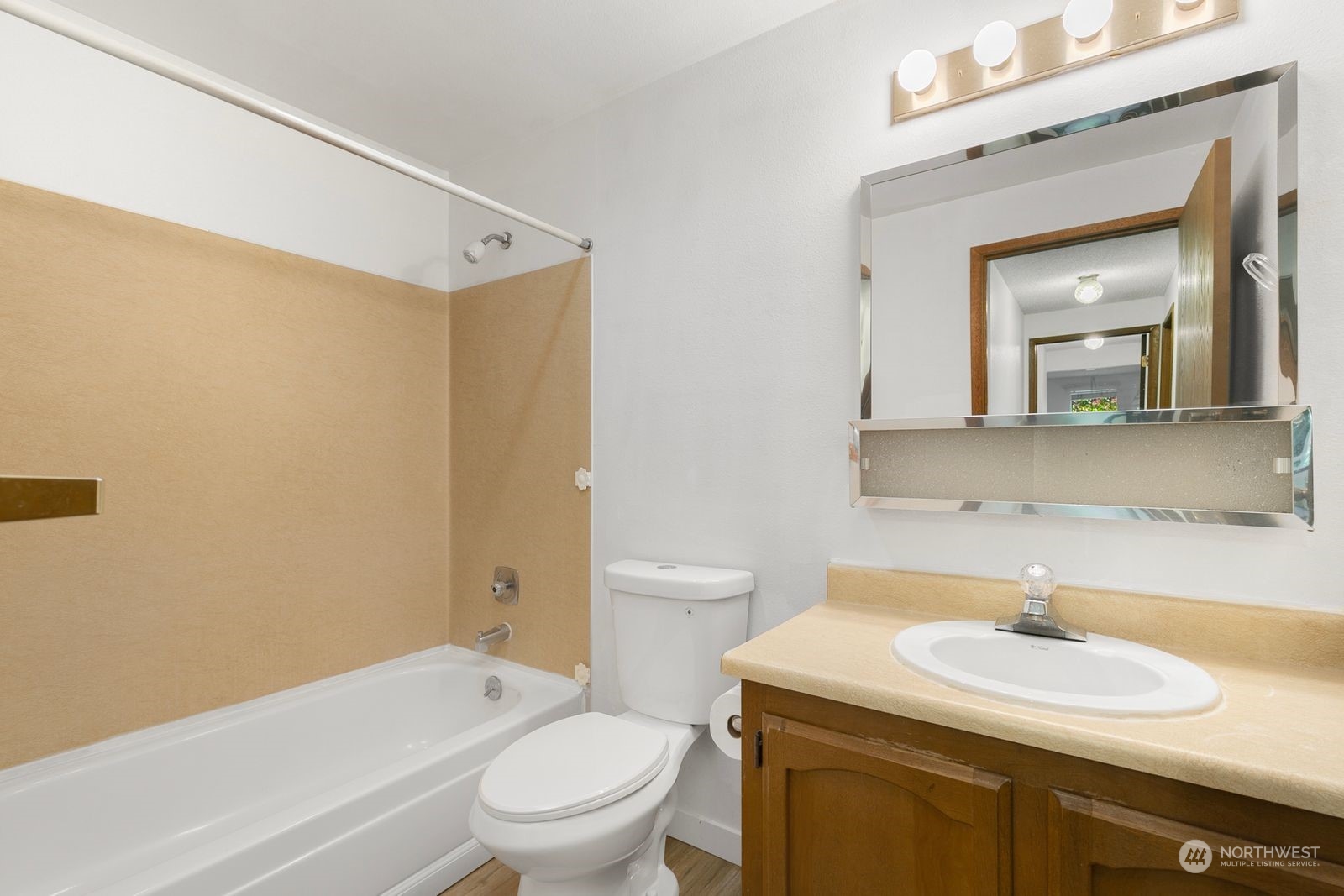 820 Cady Road, Unit F101 Everett, WA 98203 - Photo 23 of 25 Gallery Image 23