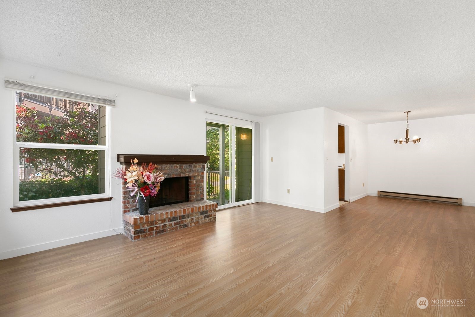 820 Cady Road, Unit F101 Everett, WA 98203 - Photo 4 of 25 Gallery Image 4