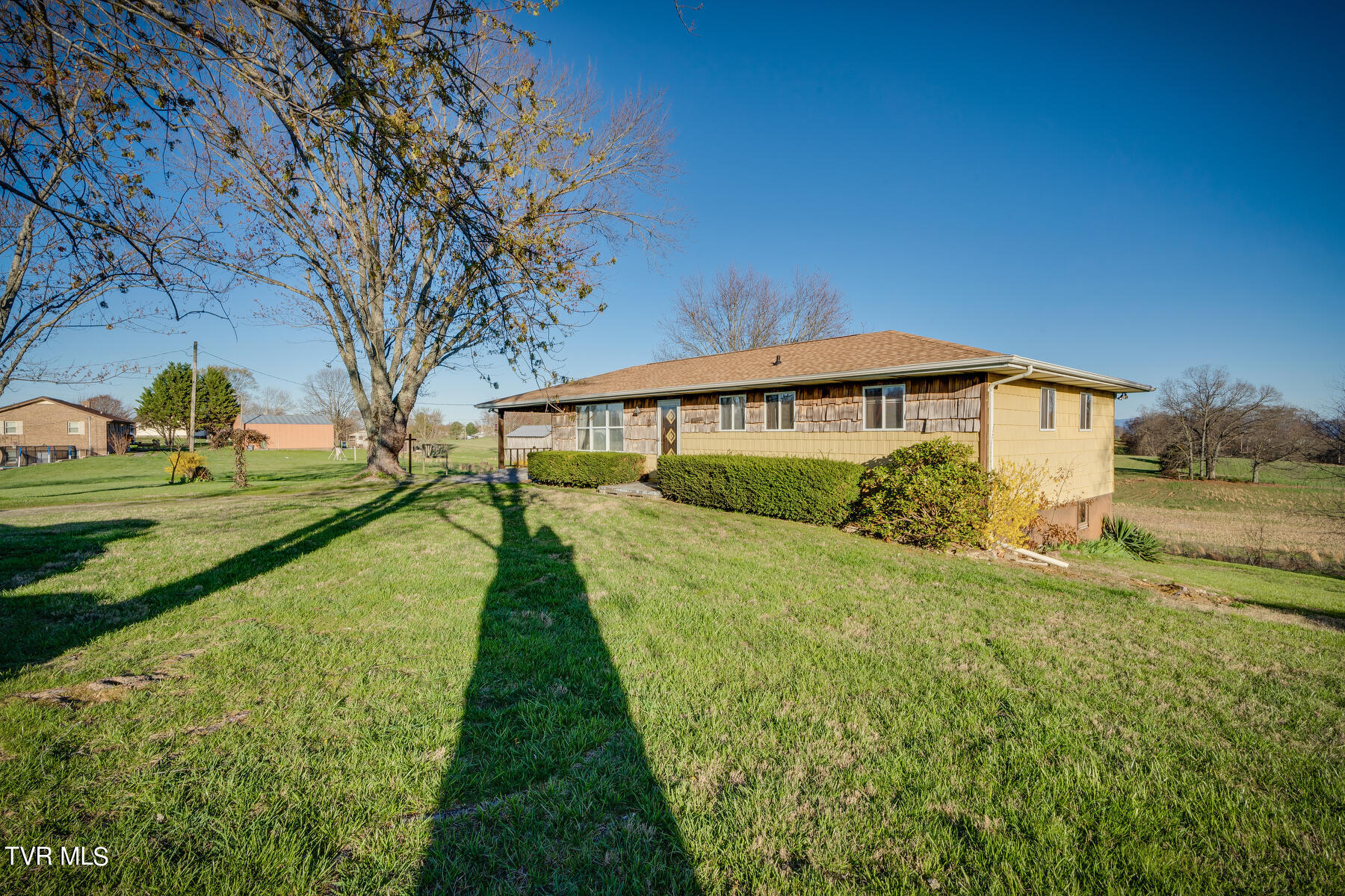 288 Butchertown Road Fall Branch, TN 37656 - Photo 2 of 35 002