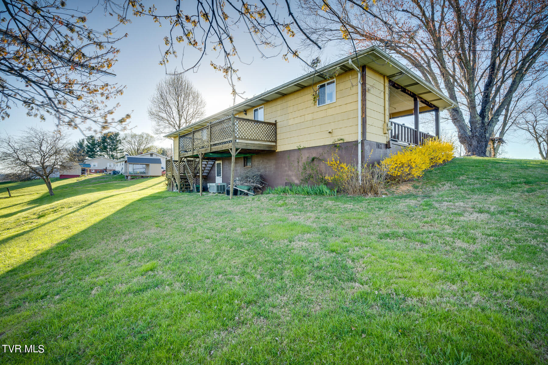 288 Butchertown Road Fall Branch, TN 37656 - Photo 30 of 35 030