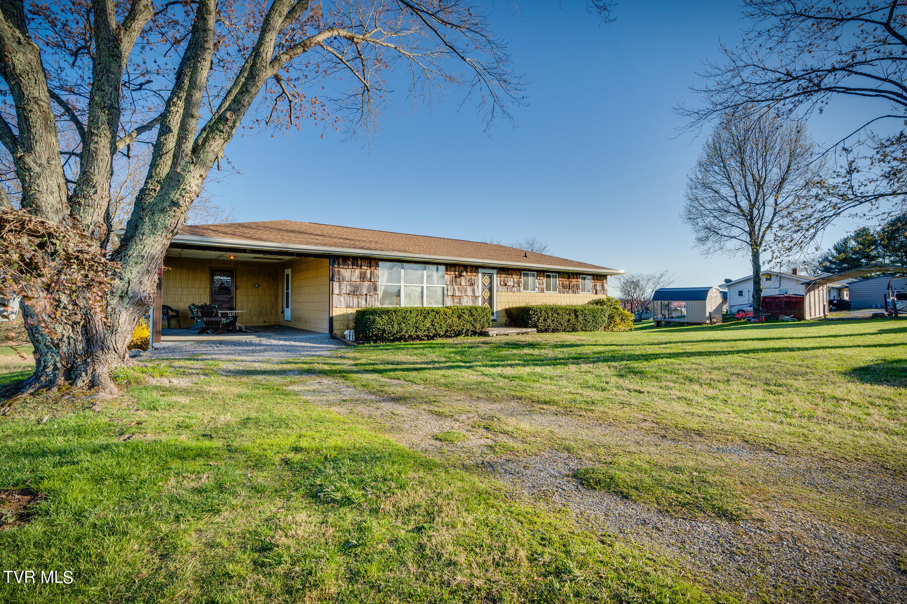 288 Butchertown Road Fall Branch, TN 37656 - Photo 3 of 35 003