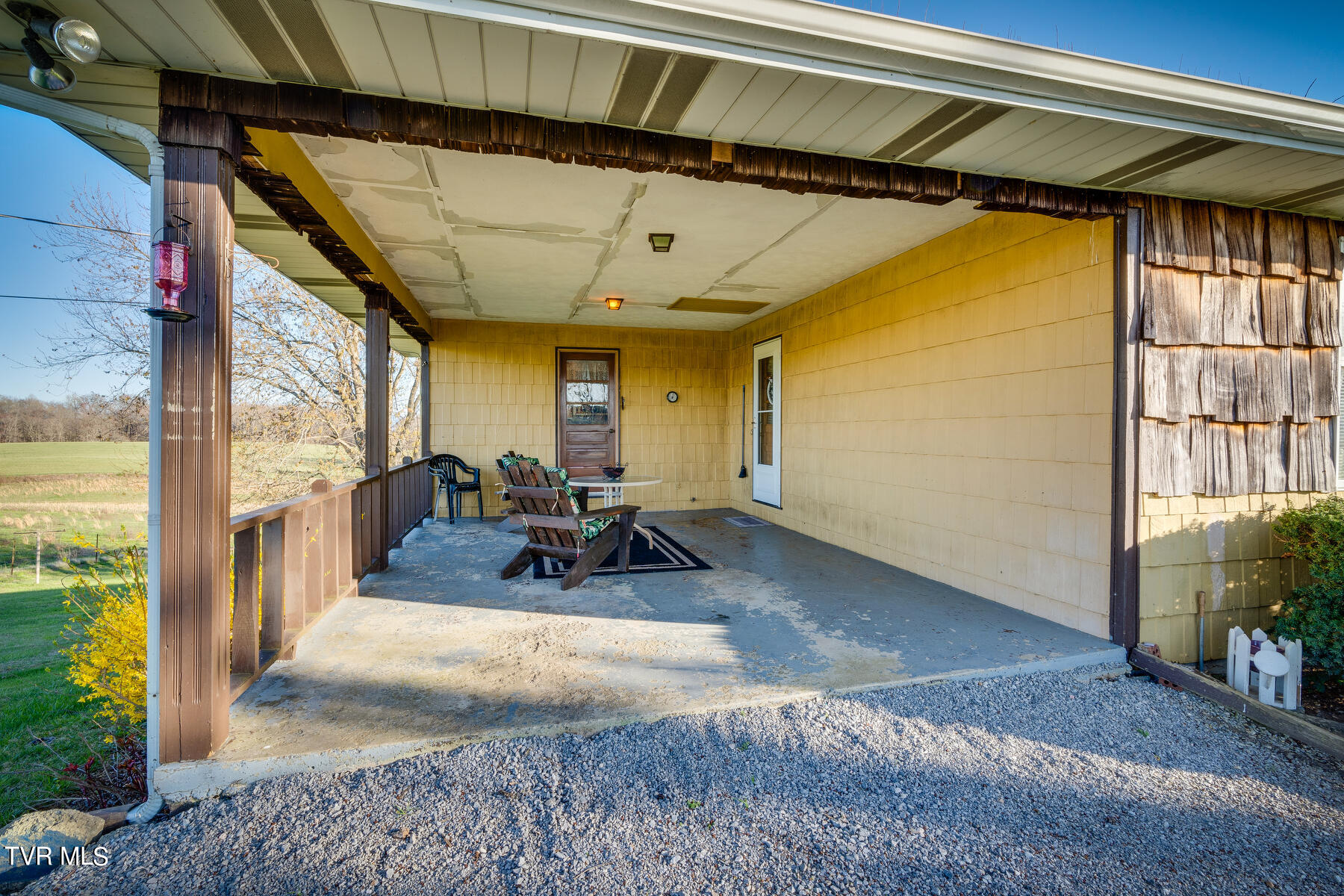 288 Butchertown Road Fall Branch, TN 37656 - Photo 4 of 35 004