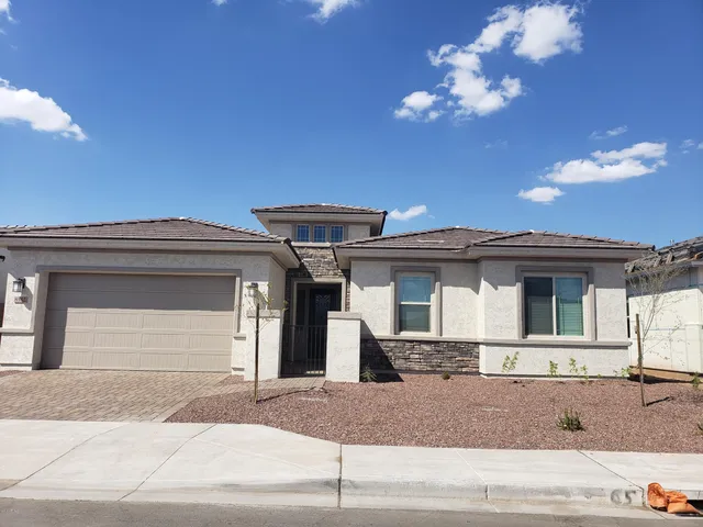 $2,600 | 8552 West Midway Avenue, Glendale, AZ 85305