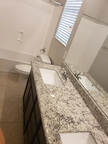 $2,600 | 8552 West Midway Avenue, Glendale, AZ 85305