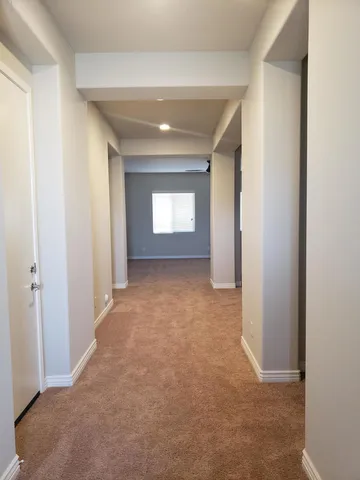 $2,600 | 8552 West Midway Avenue, Glendale, AZ 85305