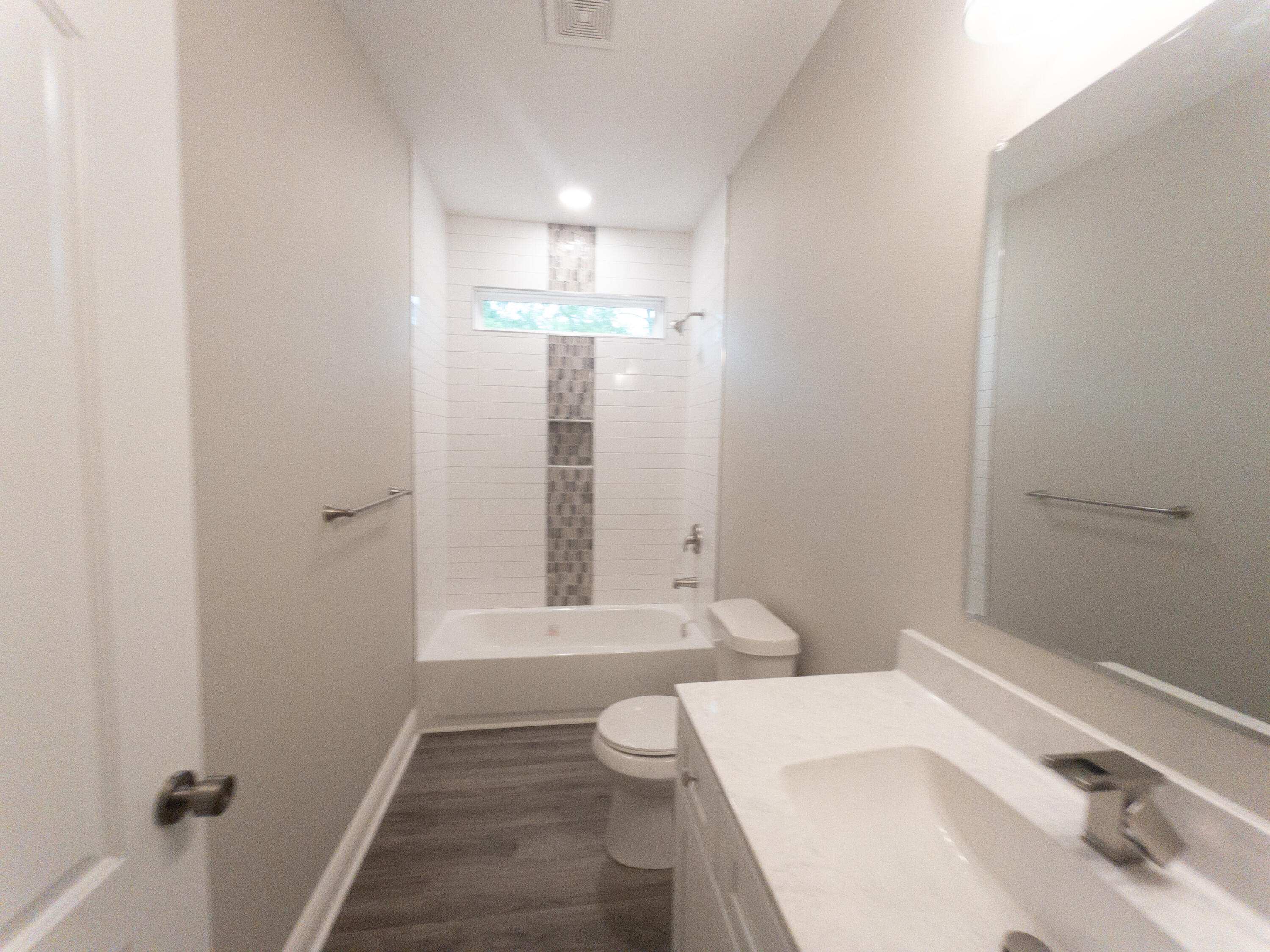 5791 Marigold Loop Crestview, FL 32539 - Photo 18 of 31 Guest Bath