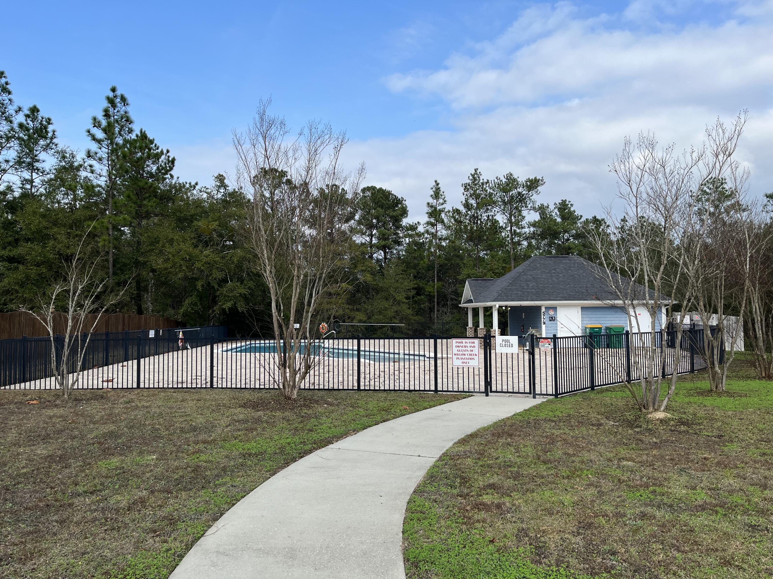 5791 Marigold Loop Crestview, FL 32539 - Photo 30 of 31 Community Pool
