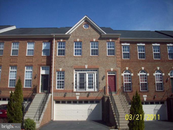 41950 Beryl Terrace Stone Ridge, VA 20105 - Photo 1 of 19 Exterior (Main)