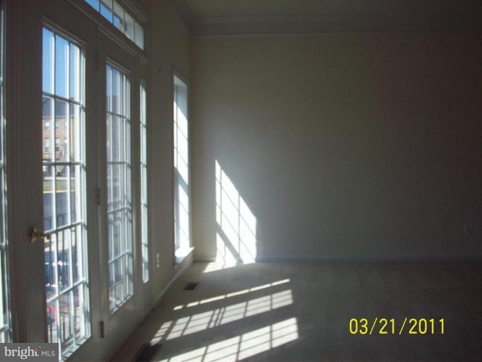 41950 Beryl Terrace Stone Ridge, VA 20105 - Photo 2 of 19 Sunroom