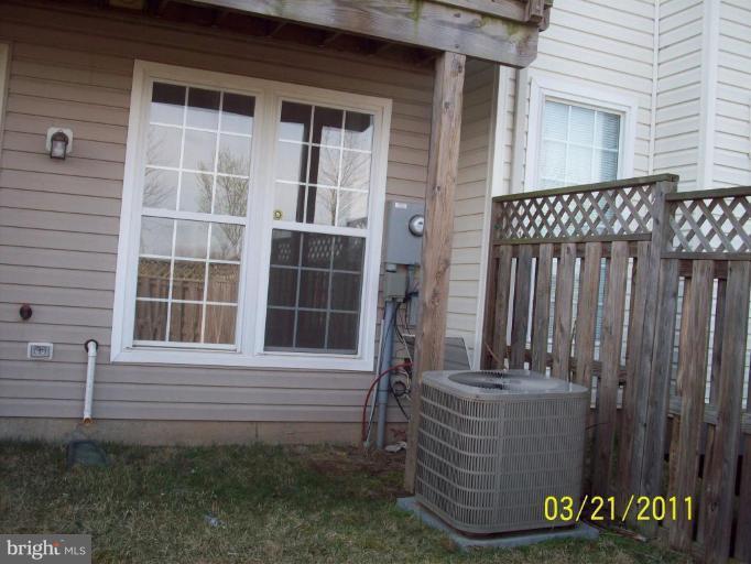 41950 Beryl Terrace Stone Ridge, VA 20105 - Photo 15 of 19 Back yard