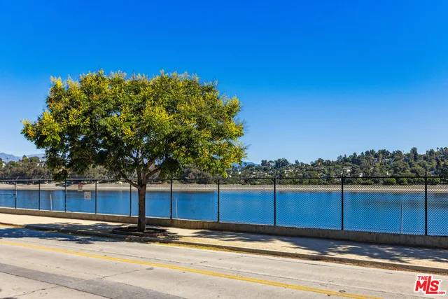 $6,500 | 2055 West Silver Lake Drive, Los Angeles, CA 90039