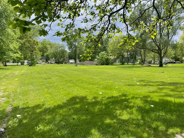 $3,000 | 320 East James Street, Forrest, IL 61741