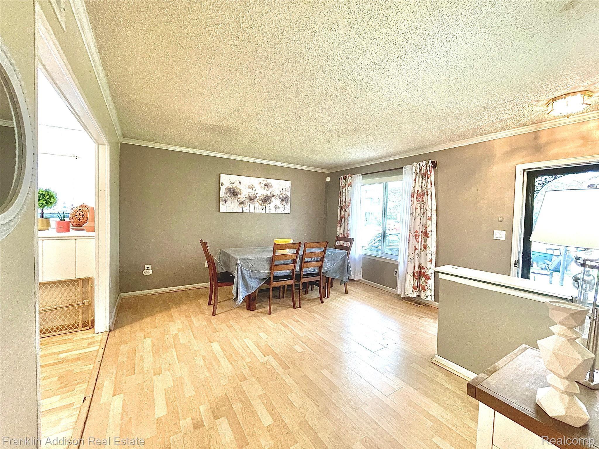 42325 Old Bridge Road Canton, MI 48188 - Photo 12 of 34 IMG_0953.jpg