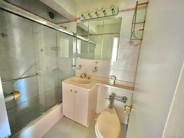 $2,900 | 100-25 Queens Boulevard, Unit 3M | Rego Park