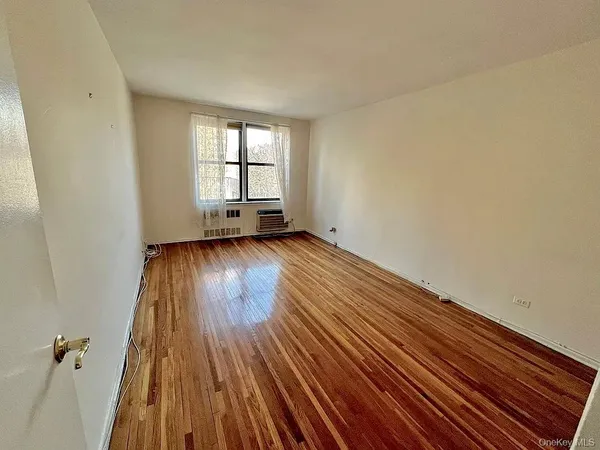 $2,900 | 100-25 Queens Boulevard, Unit 3M | Rego Park