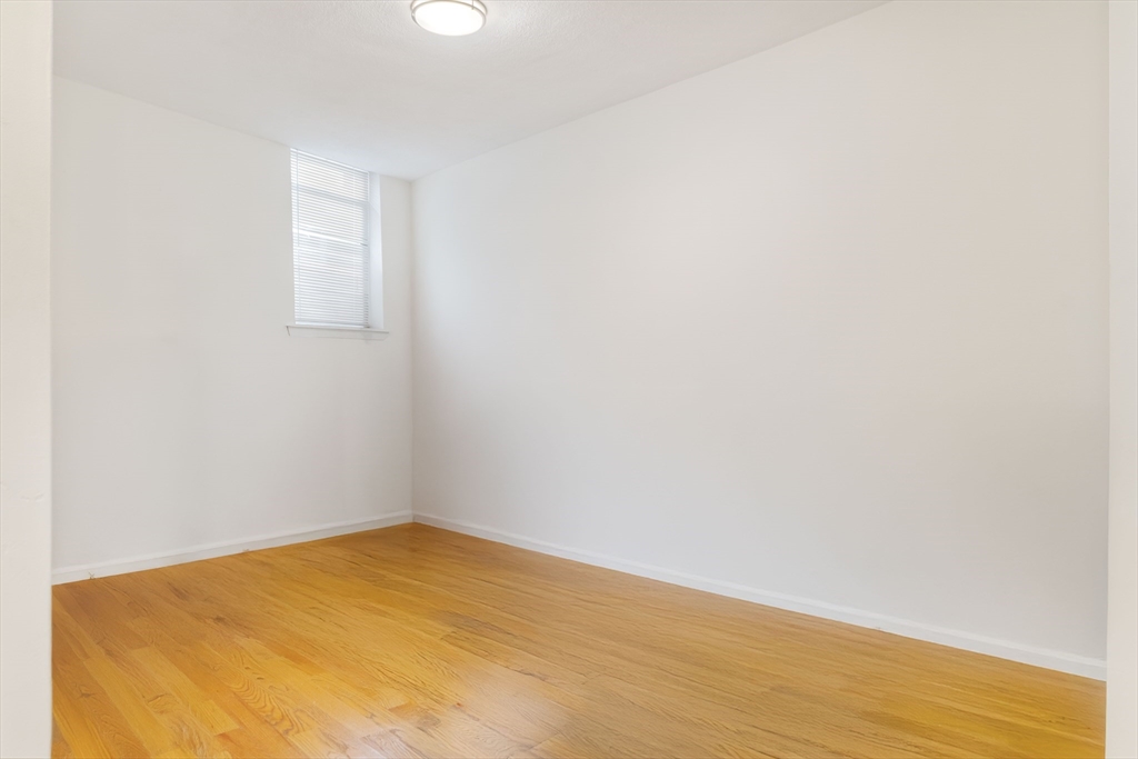 5 North Margin Street, Unit 2 Boston, MA 02113 - Photo 3 of 12 a view of empty room
